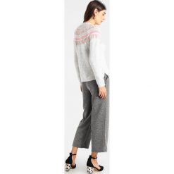 Swetry klasyczne damskie: Springfield Sweter greys