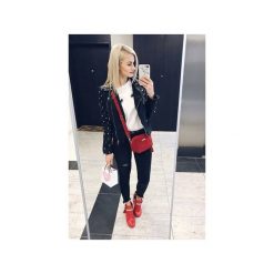 Zamszowa Fabioletka #9 czerwień Carmen. Czerwone torebki klasyczne damskie Fabiola, w paski, ze skóry, eleganckie, na ramię, zamszowe, bez dodatków. Za 133,00 zł.