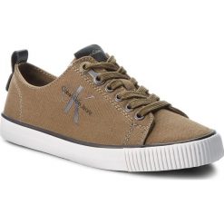 Tenisówki CALVIN KLEIN JEANS - Dora R0438 Olive. Brązowe półbuty damskie Calvin Klein Jeans, bez wzorów, z jeansu, bez obcasa, na płaskiej podeszwie, bez zapięcia. W wyprzedaży za 159,00 zł.