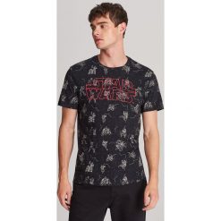 T-shirt Star Wars - Granatowy. Niebieskie t-shirty męskie Reserved, s, z motywem z bajki, retro, bez kołnierzyka. Za 59,99 zł.