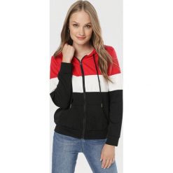 Czerwona Bluza Kaithea. Czerwone bluzy damskie Born2be, s, bez wzorów, bez rękawów, bez kaptura. W wyprzedaży za 69,99 zł.