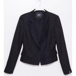 Marynarka. Czarne marynarki damskie marki Simple, z tkaniny. Za 239,90 zł.
