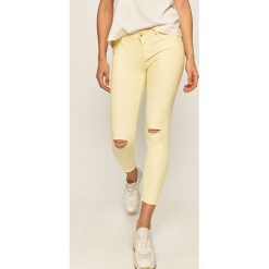 Answear - Jeansy. Żółte jeansy damskie ANSWEAR, s. W wyprzedaży za 79,90 zł.