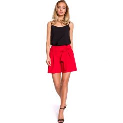 Szorty z podwyższonym stanem czerwone - m. Czerwone szorty damskie s, z poliesteru, eleganckie, z podwyższonym stanem. Za 108,99 zł.
