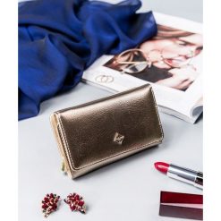 Stylowy portfel damski Milano Design złoty - złoty. Żółte portfele damskie MILANO DESIGN, bez wzorów, ze skóry. Za 35,99 zł.