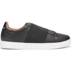 Armani Exchange Tenisówki Czarny. Czarne trampki męskie Armani Exchange, bez wzorów, ze skóry, bez zapięcia. Za 781,95 zł.