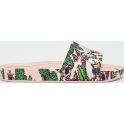 Melissa - Klapki dziecięce Beach Slide. Różowe sandały dziewczęce marki Melissa, z gumy, bez zapięcia. Za 289,90 zł.