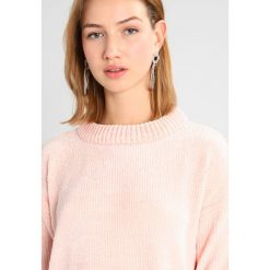 Swetry klasyczne damskie: Noisy May NMHANNAH O NECK SHORT Sweter barely pink