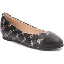 Baleriny JOOP! - Anthea 4140003964 Black 900. Czarne baleriny damskie JOOP!, na co dzień, bez wzorów, ze skóry ekologicznej, bez obcasa, bez zapięcia. W wyprzedaży za 329,00 zł.