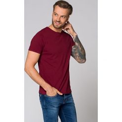 Koszulka Bordowa Jenson. Czerwone koszulki męskie LANCERTO, na lato, xl, bez wzorów, z bawełny, klasyczne, z okrągłym kołnierzem. W wyprzedaży za 79,90 zł.