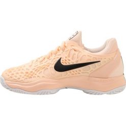 Buty sportowe damskie: Nike Performance AIR ZOOM CAGE 3 HC Obuwie multicourt salmon