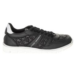 Skórzane sneakersy w kolorze czarnym. Czarne trampki męskie Guess, na sznurówki. W wyprzedaży za 279,95 zł.