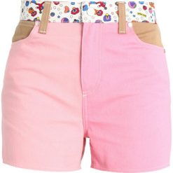 Szorty damskie: Wrangler by Peter Max RETRO Szorty jeansowe pink