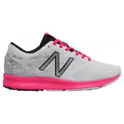 New Balance Buty Sportowe wflshlw1. Brązowe buty do biegania damskie marki New Balance. W wyprzedaży za 209,00 zł.
