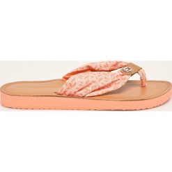 Tommy Hilfiger - Japonki. Klapki damskie TOMMY HILFIGER, bez wzorów, ze skóry, bez obcasa, na obcasie. W wyprzedaży za 179,90 zł.