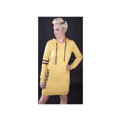 Sukienka "Different Yellow" - Bohater x Paula Tomczyk. Czarne sukienki dzianinowe marki Sinsay, l, z kapturem. Za 104,30 zł.