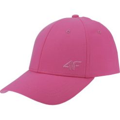 Czapka z daszkiem damska CAD204 - fuksja. Czerwone czapki damskie 4f, w paski. Za 49,99 zł.