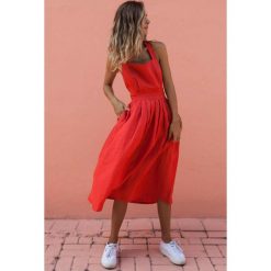 Sukienka VINESA RED. Czerwone sukienki damskie Sukienka VINESA RED, s, bez wzorów, bez kołnierzyka, bez rękawów, długie. W wyprzedaży za 59,00 zł.