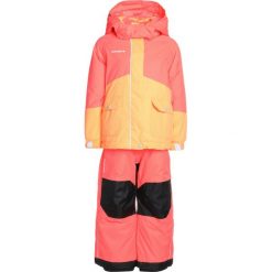 Icepeak JUDY Kurtka narciarska abricot. Pomarańczowe kurtki sportowe męskie marki Icepeak, z poliesteru, narciarskie. W wyprzedaży za 367,20 zł.