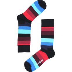 Czarne Skarpetki Stripes Happy Socks. Czerwone skarpetki damskie marki Born2be. Za 29,99 zł.