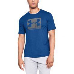 Under Armour Boxed Sportstyle Koszulka Niebieski. Niebieskie podkoszulki męskie Under Armour, l, z nadrukiem, z bawełny, z krótkim rękawem. Za 119,95 zł.