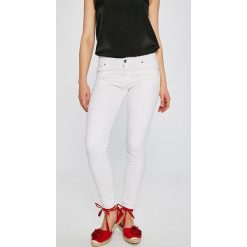 Answear - Jeansy Garden of Dreams. Białe jeansy damskie skinny marki ANSWEAR, s, z elastanu. W wyprzedaży za 99,90 zł.