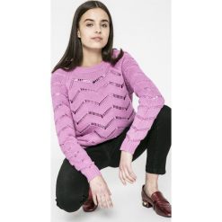 Vero Moda - Sweter Selma. Różowe swetry oversize damskie marki Vero Moda, s, w ażurowe wzory, z bawełny. W wyprzedaży za 49,90 zł.