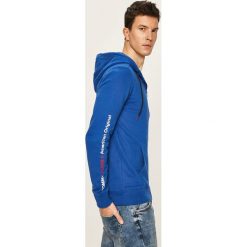 Tommy Jeans - Bluza. Niebieskie bluzy męskie Tommy Jeans, m, z nadrukiem, z elastanu, z kapturem, bez rękawów, z kapturem. W wyprzedaży za 259,90 zł.