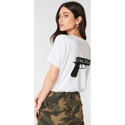 T-shirty damskie: NA-KD T-shirt Bang Bang – White