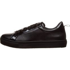 Skórzane sneakersy w kolorze czarnym. Czarne sneakersy męskie Otto Kern, na sznurówki. W wyprzedaży za 349,95 zł.