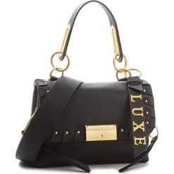 Torebka GUESS - HWVICK L8321 BLA. Czarne torebki klasyczne damskie marki Guess, z aplikacjami, ze skóry. Za 979,00 zł.