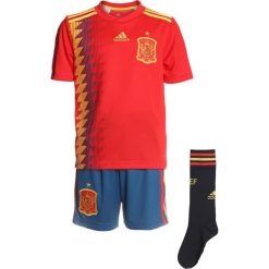 Adidas Performance FEF SPANIEN HOME YOUTHKIT SET Krótkie spodenki sportowe red/bogold. Czerwone spodenki chłopięce adidas Performance, z materiału, sportowe. Za 449,00 zł.