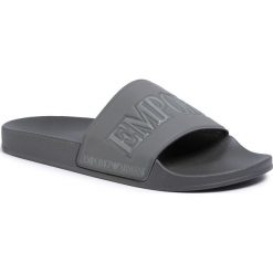 Klapki EMPORIO ARMANI - X4P103 XL792 R837 Military/Military. Zielone klapki męskie Emporio Armani, z tworzywa sztucznego, bez zapięcia. W wyprzedaży za 179,00 zł.