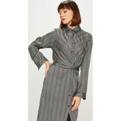 Answear - Sukienka. Czarne sukienki damskie ANSWEAR, na co dzień, s, bez wzorów, z wiskozy, casualowe, bez kołnierzyka, z długim rękawem, długie, midi, proste. W wyprzedaży za 69,90 zł.