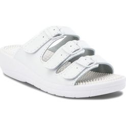 Klapki SANITAL-FLEX - KF-03 Biały. Białe klapki damskie marki Sanital-Flex, ze skóry, na obcasie. Za 79,00 zł.
