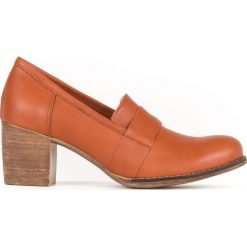 Półbuty na 6 cm słupku - skóra naturalna - model 250 - kolor brązowy. Pomarańczowe półbuty damskie Zapato, bez wzorów, ze skóry, bez obcasa, na słupku, bez zapięcia. Za 319,00 zł.