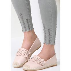 Różowe Espadryle Gonna Be Lonely. Różowe espadryle damskie marki Inny, bez wzorów, bez obcasa, na płaskiej podeszwie. Za 59,99 zł.