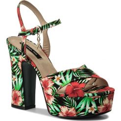 Sandały PATRIZIA PEPE - 2V7856/A4AK-F1PE Tropical Red. Czerwone klapki damskie Patrizia Pepe, bez wzorów, ze skóry, bez obcasa, na obcasie. W wyprzedaży za 679,00 zł.