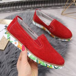 Półbuty damskie skórzane slip on czerwone Dr.Ridel - czerwony. Czerwone półbuty damskie Dr.Ridel, bez wzorów, bez obcasa, bez zapięcia. Za 129,99 zł.