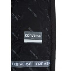 Converse MID WEIGHT CORE JACKET Kurtka zimowa black. Czerwone kurtki chłopięce zimowe marki Converse, z materiału. W wyprzedaży za 407,20 zł.