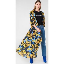 NA-KD Boho Szyfonowa sukienka płaszczowa - Multicolor. Szare sukienki damskie NA-KD Boho, bez wzorów, z poliesteru, boho, bez kołnierzyka, bez rękawów, maxi. W wyprzedaży za 27,88 zł.