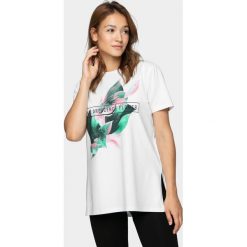 T-shirt damski TSD608 - biały - Outhorn. Białe koszulki damskie Outhorn, bez wzorów, bez kołnierzyka, bez rękawów. Za 59,99 zł.
