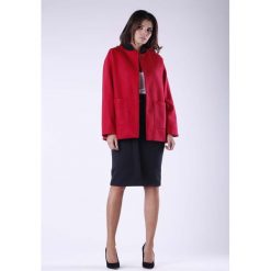 Czerwony Krótki Elegancki Płaszcz bez Kołnierza. Czerwone kurtki damskie Molly.pl, na zimę, s, bez wzorów, eleganckie, krótkie, bez kaptura. Za 218,90 zł.
