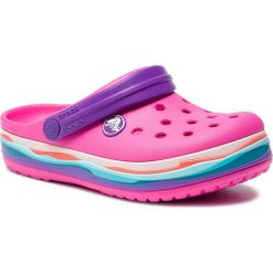 Klapki CROCS - Crocband Wavy Band Clog K 205697 Neon Magenta. Różowe sandały dziewczęce Crocs, z tworzywa sztucznego, bez zapięcia. Za 149,00 zł.