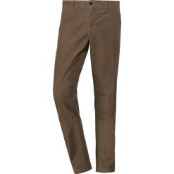 Mason's TORINO CORDUROY Spodnie materiałowe beige. Brązowe spodnie męskie marki Masons, s, bez wzorów, z elastanu. Za 669,00 zł.