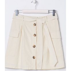Spódnica mini z lnem -. Spódniczki damskie Sinsay, s, bez wzorów, mini. W wyprzedaży za 39,99 zł.