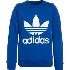 Adidas Originals CREW Bluza blue/white. Niebieskie bluzy chłopięce marki adidas Originals, z bawełny. W wyprzedaży za 161,10 zł.