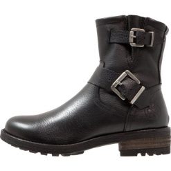 Bullboxer Botki kowbojki i motocyklowe black. Czarne botki damskie skórzane marki Bullboxer. W wyprzedaży za 164,50 zł.