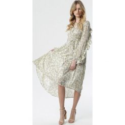 Biała Sukienka Danni. Białe sukienki damskie Born2be, na co dzień, s, bez wzorów, eleganckie, z falbankami, z długim rękawem, długie, midi, asymetryczne. Za 119,99 zł.
