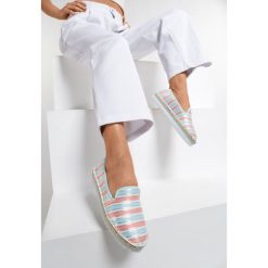 Jasnoniebieskie Espadryle Bayadere. Niebieskie espadryle damskie Renee, bez wzorów, bez obcasa. Za 59,99 zł.